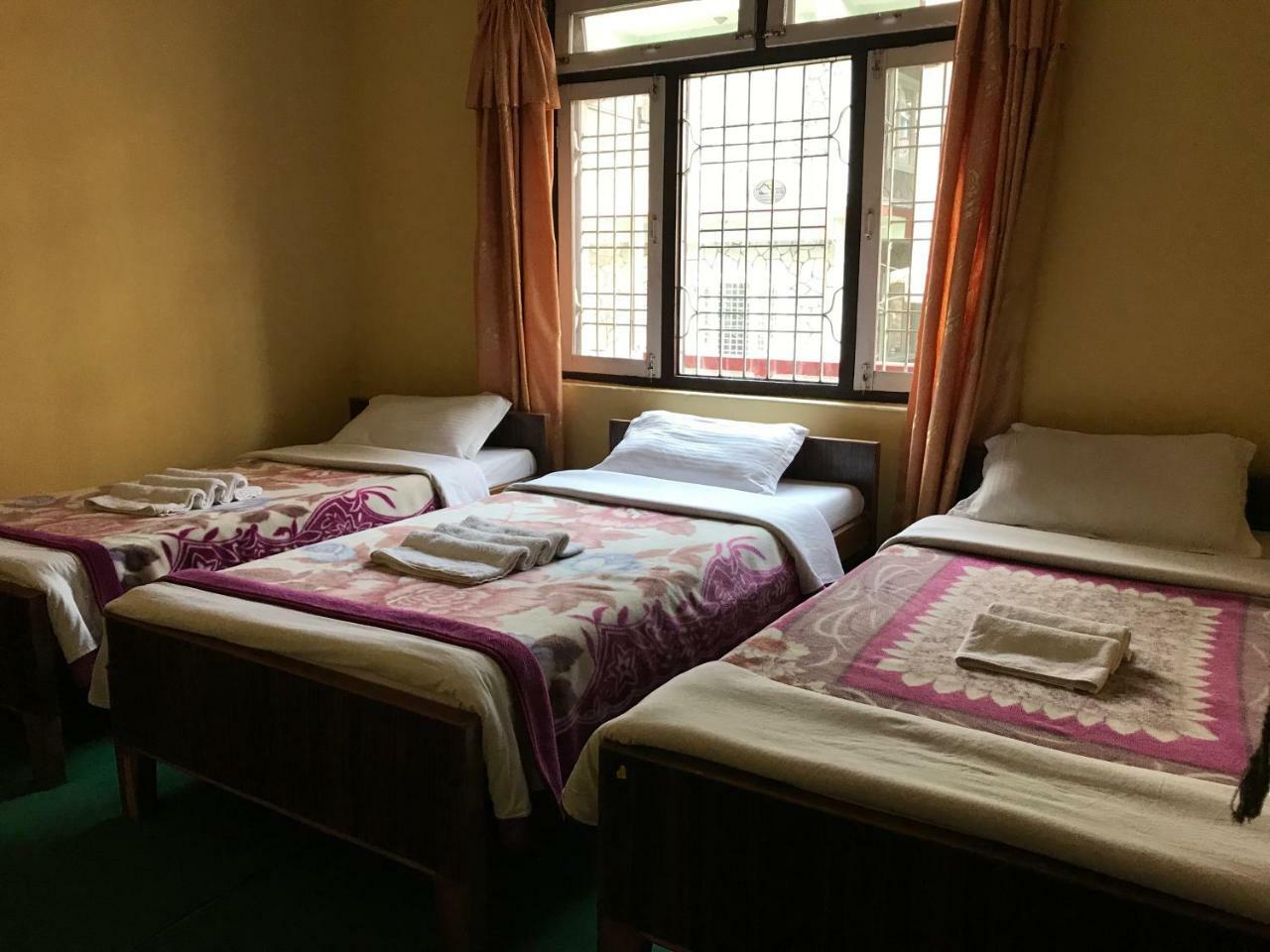 Geo Guest House Pokhara Eksteriør billede