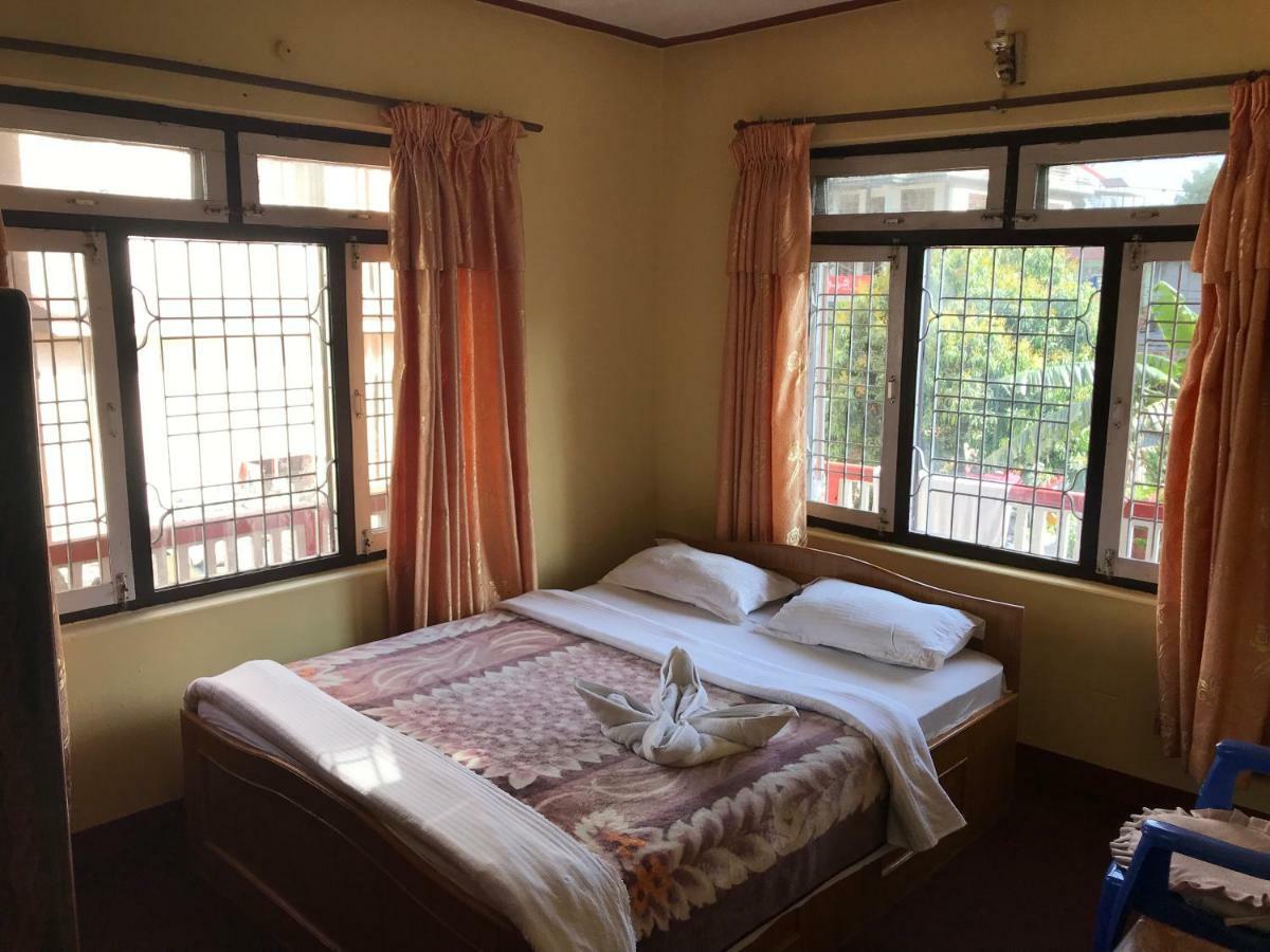 Geo Guest House Pokhara Eksteriør billede